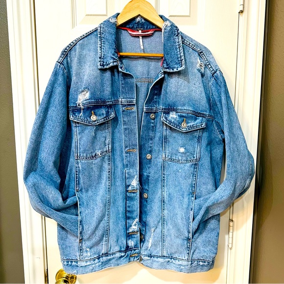 Free People Oversized Distressed Denim Jacket in Excellent Used Condition - Picture 1 of 10